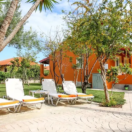 Bed & Breakfast Navigator - *